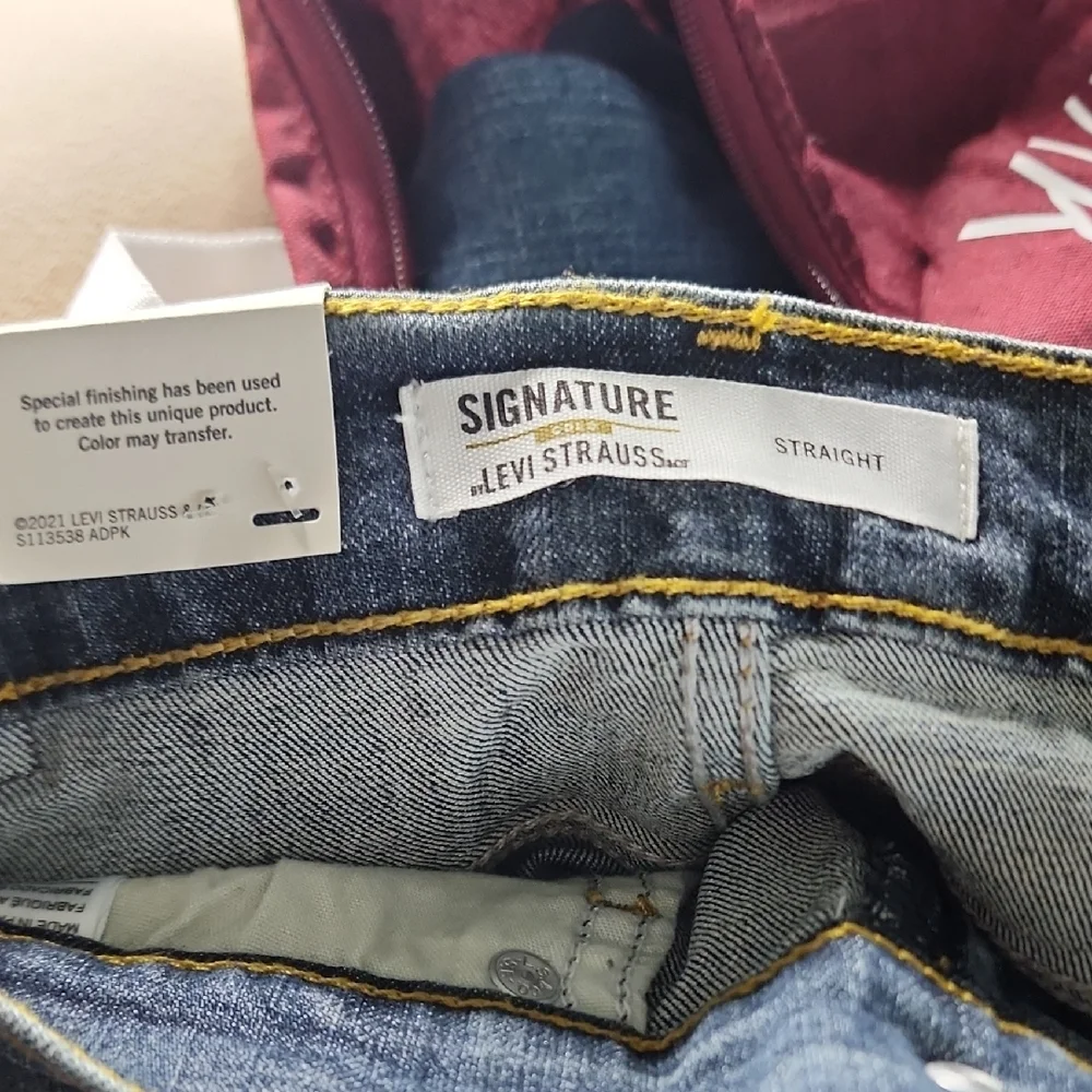 Signature by Levi Strauss Blue Jeans